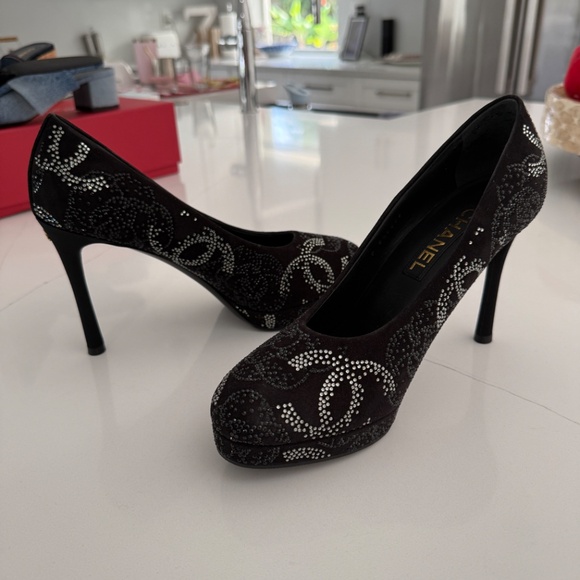 Chanel Logo Rhinestone Embellished Pumps Evening Heels Shoes 40.5 - Picture 6 of 9